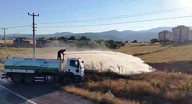 Emet'te arazi yangını korkuttu: Bir itfaiye eri dumandan etkilendi