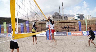 Erciyes, voleybol tutkunlarını buluşturacak