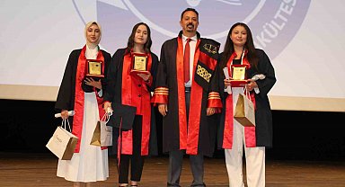 ERÜ'de 208 genç avukat mezun oldu