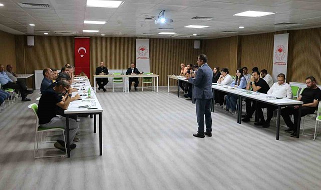 Erzincan Toplu Sera Bölgesi yatırımcılarıyla değerlendirme toplantısı yapıldı