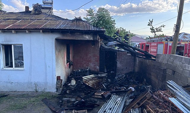 Erzincan'da ev yangını