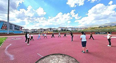 Erzincan'da GSB Yaz Spor Okulları 760 sporcuyu yaz tatilinde sporla buluşturuyor