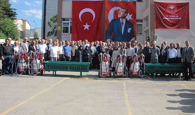 Erzurum'da yetiştiricilere 288 sıvat ve 120 süt sağım makinesi dağıtıldı