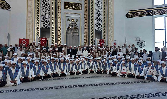 Esenler'de 114 hafız icazet aldı