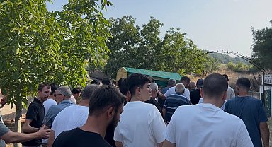 Esenyurt'ta 16. kattan düşen genç, Biga'da son yolculuğuna uğurlandı