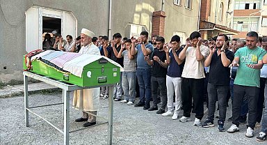 Eşi tarafından öldürülen 3 çocuk annesi kadın toprağa verildi