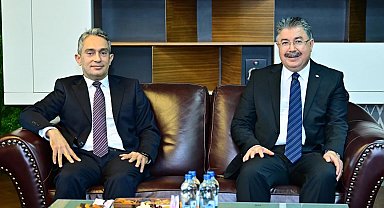 Eskişehir Valisi Dr. Erdinç Yılmaz, görevine yeni atanan Başsavcı Ferhat Deniz'i ziyaret etti