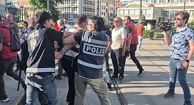 Eskişehir'de izinsiz eylem yapan gruba polis müdahale etti: 35 gözaltı
