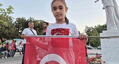 Eskişehir'de miniklerden 15 Temmuz'da anlamlı Sancak Koşusu