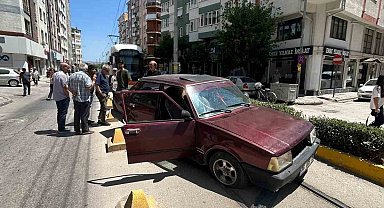 Eskişehir'de trafik kazası sebebiyle tramvay seferleri aksadı
