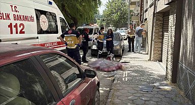 Eskişehirde 3'üncü kattan düşen 61 yaşındaki kadın hayatını kaybetti