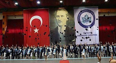ESOGÜ Diş Hekimliği Fakültesi 2026 mezunlarını verdi