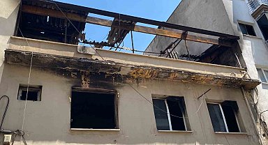 Evini ateşe verdi, alevler geceyi aydınlattı