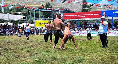 Feslikan Yağlı Pehlivan Güreşleri'ni Başpehlivan Erkan Taş kazandı