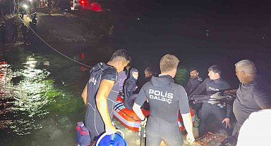 Fırat Nehri'nde su seviyesinin yükselmesi ile mahsur kalan 26 kişi kurtarıldı