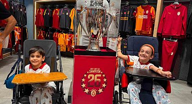 Galatasaray'ın şampiyonluk kupası Mardian Mall'da taraftarlarla buluştu