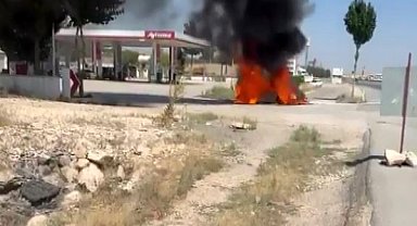 Gaziantep'te seyir halindeki otomobil alev topuna döndü