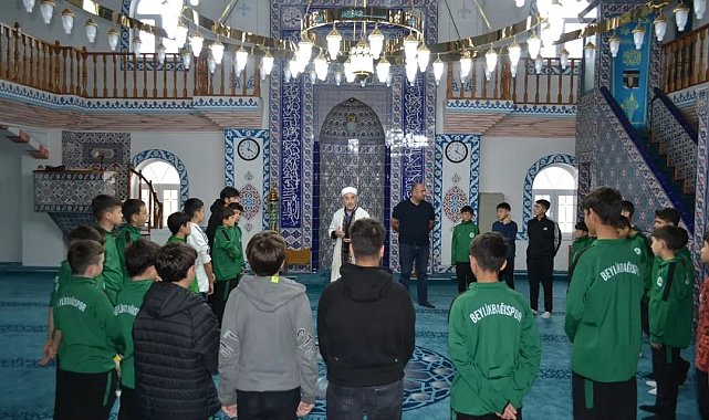 Gebze'de futbol ve manevi eğitim bir arada