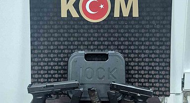 Gebze'de ruhsatsız silah ve change araç operasyonu