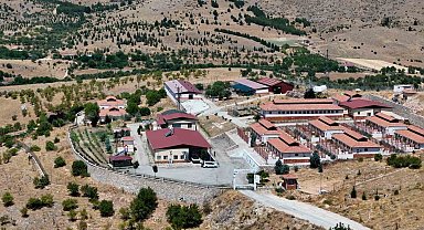 Geçici Hayvan Bakımevi ve Rehabilitasyon Merkezi'nde 15 bin sokak hayvanı tedavi edildi