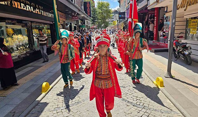 Geleneksel şölende 104 çocuk erkekliğe ilk adımını attı