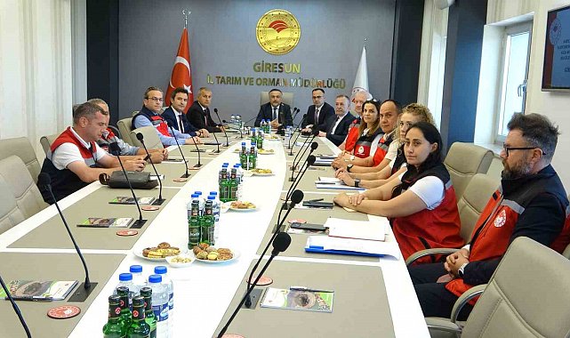 Giresun'da kahverengi kokarcaya karşı 130 bin samuray arısı doğaya salındı
