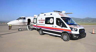 Hacda rahatsızlanan vatandaş ambulans uçakla Türkiye'ye getirildi