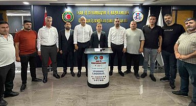 HAK-İŞ İl Başkanı Aküzüm: "Bu tarihi direniş, bir daha yaşanmamak üzere tarihin altın sayfalarına demokrasiye sahip çıkan milletin zaferi olarak yazılmıştır"