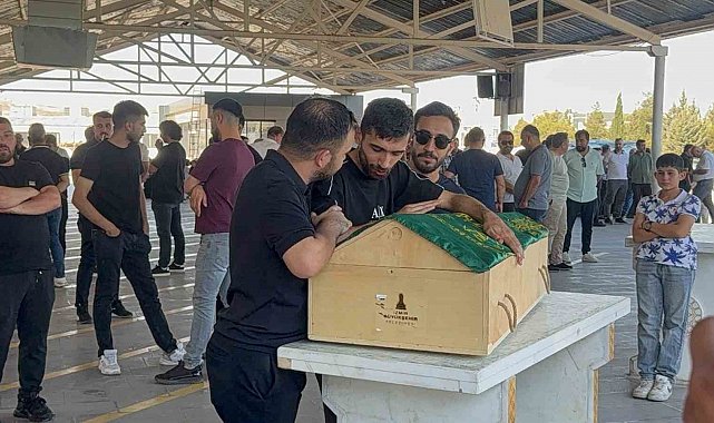 Havuzda hayatını kaybeden minik Kadir, Gaziantep'te son yolculuğuna uğurlandı