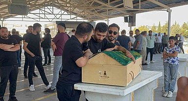 Havuzda hayatını kaybeden minik Kadir, Gaziantep'te son yolculuğuna uğurlandı