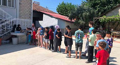 Hayırseverler Kur'an kursu öğrencilerini yalnız bırakmıyor