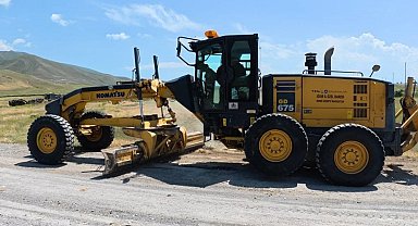 Iğdır'da köy yollarında yol açma çalışmaları sürüyor