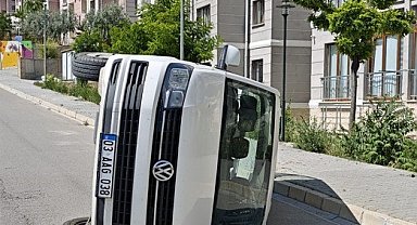 İki kamyonet çarpıştı: 6 yaralı