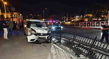 İki motosiklete çarpan sürücü ortalığı savaş alanına çevirdi: 1 ölü, 3 yaralı