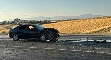 İki otomobilin çarpıştığı kazada 4 kişi yaralandı