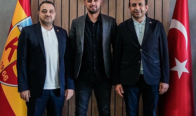 İlhan Parlak görevinden istifa etti