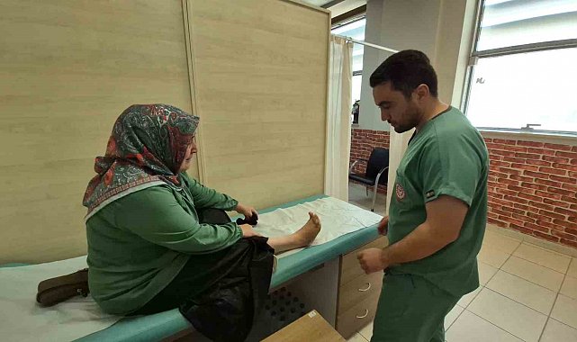 İlk ayakkabısını 51 yaşında giyebildi