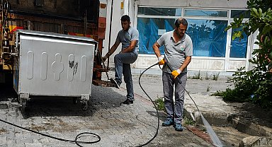 İlkadım'da konteynerlere düzenli temizlik
