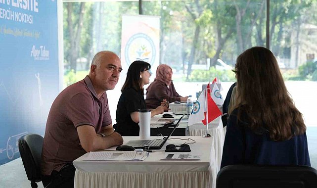 İnegöl Belediyesi'nden öğrencilere ücretsiz YKS tercih danışmanlığı