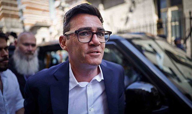 İngiltere'de milletvekili Andy Burnham, başbakan olmaya çok yakın