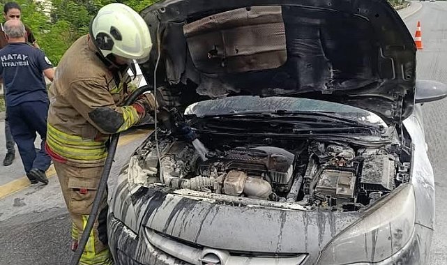 İskenderun'da araç yangını paniğe neden oldu