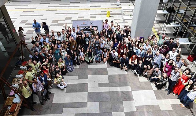 İzmir Ekonomi'de 'kıtalar' buluşması