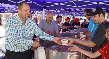 İznik'te 5 bin kişilik aşure ikramı
