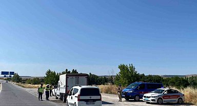 Jandarmadan geniş çaplı denetim: 4 bin 920 şahıs, 4 bin 682 araç kontrol edildi
