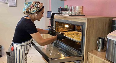 Kadın girişimci 60 yaşında hayalini gerçekleştirdi: Meslek edindirme kursunu bitirdi, kendi iş yerini açtı