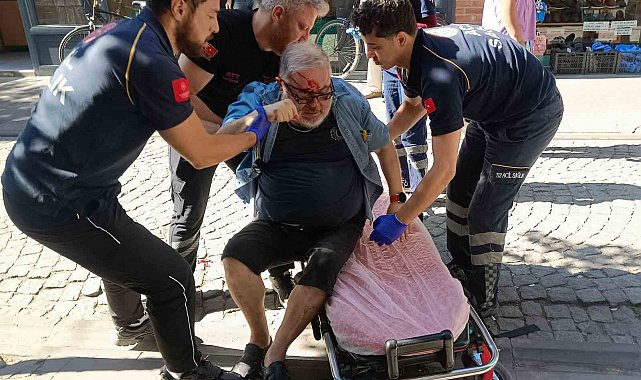 Kaldırımda yürürken hastanelik oldu
