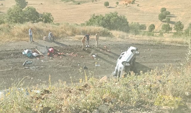 Kamyonet şarampole yuvarlandı: 4 yaralı