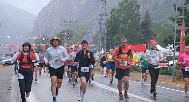 Kapıkayafest'te 21 kilometrelik dağ koşusunda nefes kesen mücadele
