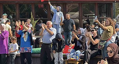 Karabük'te Filenin Sultanları'nın şampiyonluk maçı dev ekranda izlendi