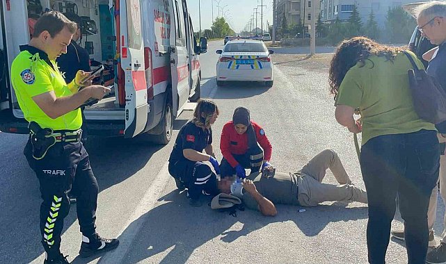 Karaman'da hafif ticari araçla çarpışan motosikletin sürücüsü yaralandı